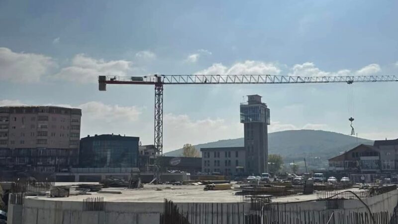 Ministria e Pushtetit Lokal ndalon rrënimin e Sahat Kullës në Malishevë