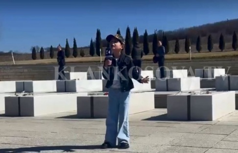 Vogëlushja nga Malisheva reciton për Epopenë e UÇK-së